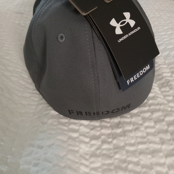 Under Armour Freedom Logo Fitted Hat S L/XL Gray Stars & Stripes - Picture 2 of 3